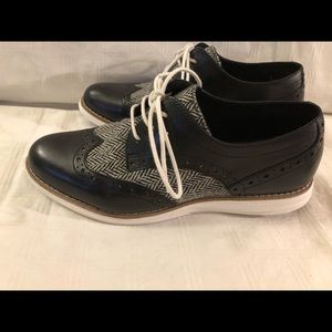 Cole Haan oxford style shoes size 6.5